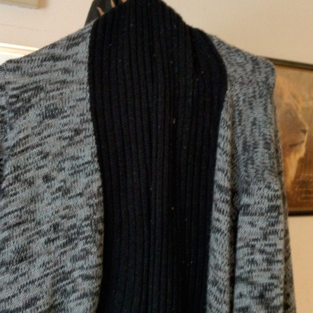 Extra Touch 3xplus polyester  black and grey knitted cardigan sweater.